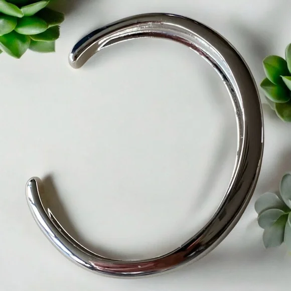 ๐2 x HOST PICK๐ NWT Madewell Chunky Domed Cuff Bracelet - Picture 4 of 7